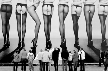 hosiery review. hosiery, stockings, pantyhose fashion news and product reviews